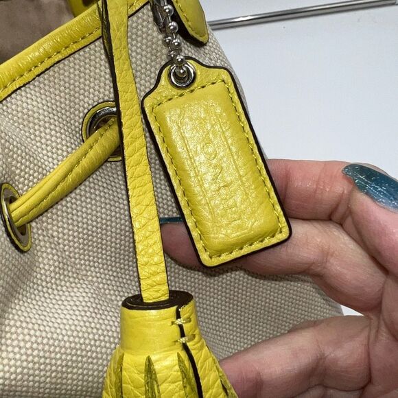 COACH AVERY CANVAS DRAWSTRING SHOULDER BAG - Picture 3 of 11